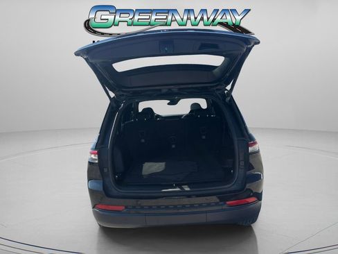Used 2023 Jeep Grand Cherokee Altitude AWD/4WD image 10