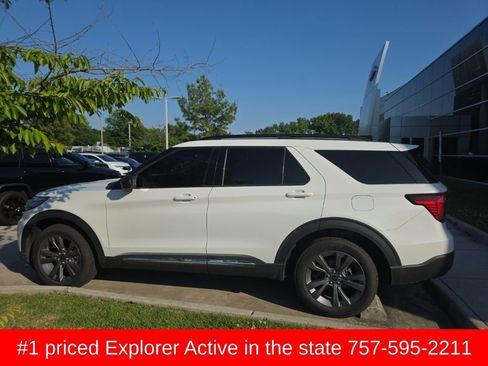 Used 2025 Ford Explorer Active w/ Active Comfort Package AWD/4WD image 7