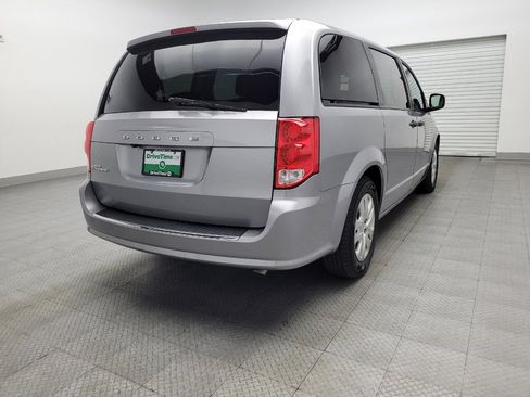 Used 2020 Dodge Grand Caravan SE image 9