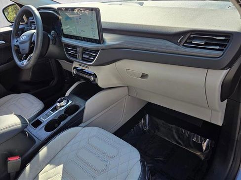 Certified 2024 Ford Escape SE w/ PHEV Premium Package image 21