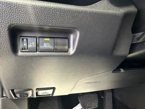 Used 2022 Toyota RAV4 XLE image 21