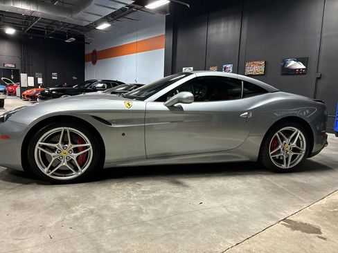 Used 2015 Ferrari California T image 6