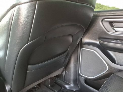 Used 2022 RAM 1500 Laramie AWD/4WD image 16