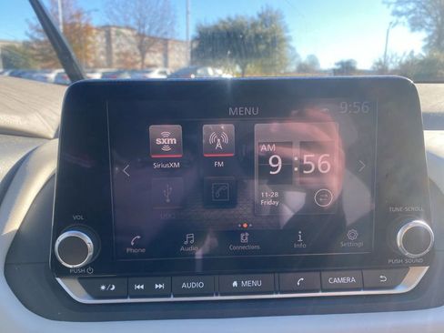 Used 2023 Nissan Rogue SV image 20