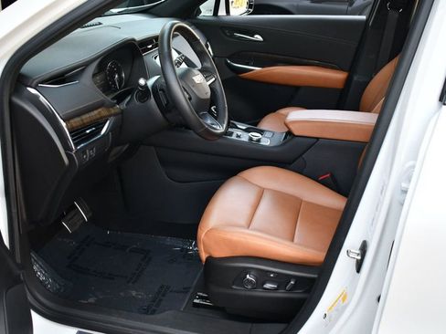 Used 2021 Cadillac XT4 Sport image 14