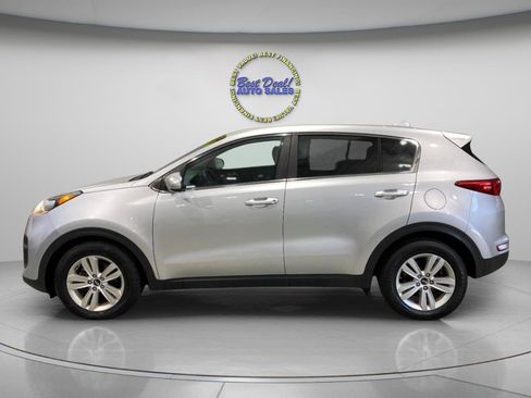 Used 2018 Kia Sportage LX FWD image 2