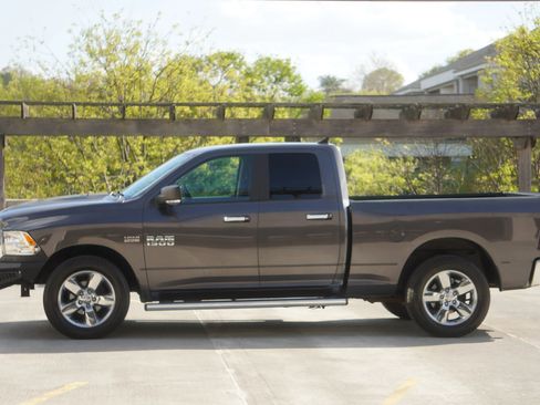 Used 2017 RAM 1500 Big Horn AWD/4WD image 29
