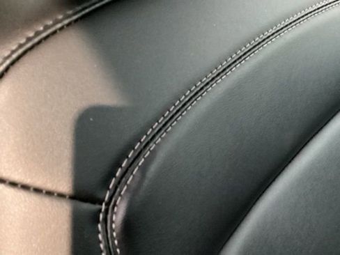 Used 2022 Ford Explorer XLT w/ Equipment Group 202A image 19