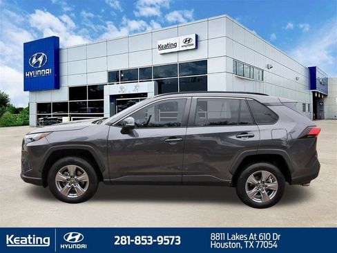 Used 2024 Toyota RAV4 XLE w/ Convenience Package FWD image 8