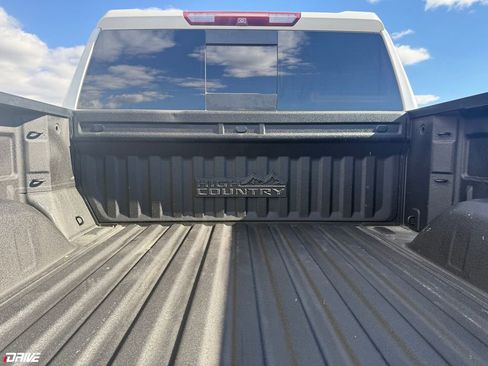 Used 2019 Chevrolet Silverado 1500 High Country w/ Technology Package AWD/4WD image 14