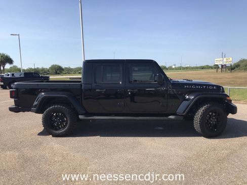 New 2025 Jeep Gladiator Sport image 9