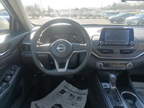 Used 2023 Nissan Altima 2.5 SV image 25