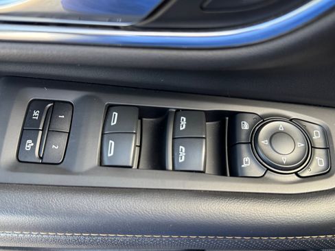 Used 2021 GMC Yukon AT4 w/ AT4 Premium Package AWD/4WD image 20