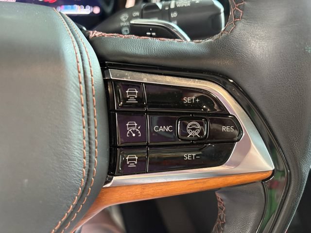 Used 2023 Jeep Grand Cherokee Summit AWD/4WD image 23