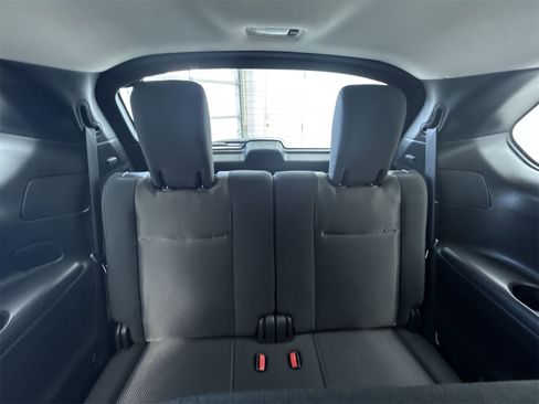 Used 2020 Nissan Pathfinder S image 37