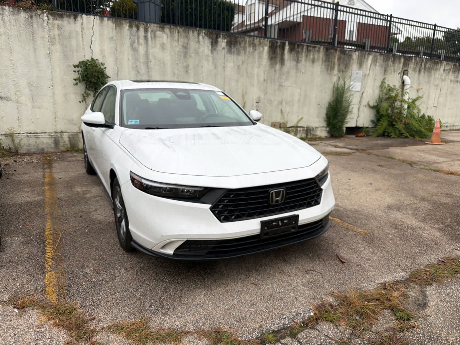 Used 2023 Honda Accord EX image 3
