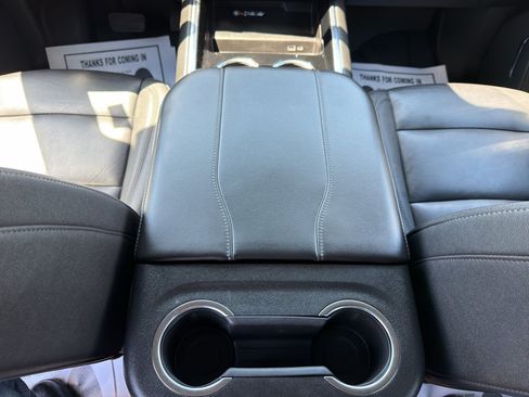 Used 2025 Chevrolet Suburban Z71 AWD/4WD image 14