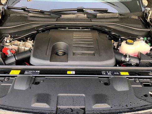 New 2026 Land Rover Range Rover Long Wheelbase SE image 16