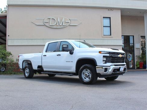 Used 2024 Chevrolet Silverado 2500 W/T w/ WT Convenience Package AWD/4WD image 4