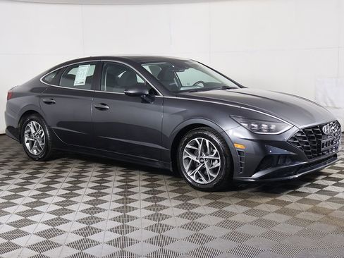 Used 2023 Hyundai Sonata SEL w/ Convenience Package FWD image 2