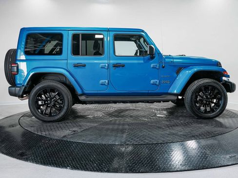 Used 2022 Jeep Wrangler Unlimited Sahara w/ Cold Weather Group image 5