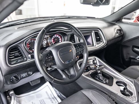 Used 2019 Dodge Challenger SXT RWD image 17