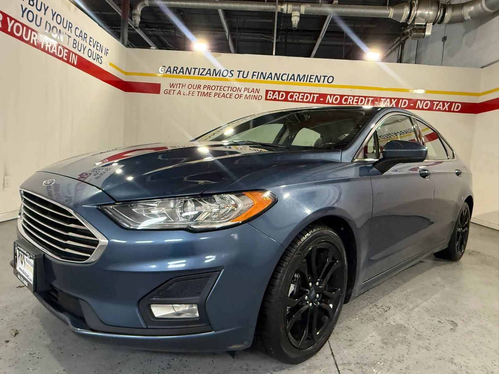 Used 2019 Ford Fusion SE w/ Equipment Group 151A FWD image 3