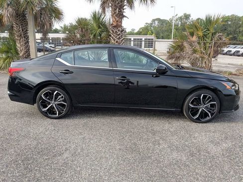 Used 2025 Nissan Altima 2.5 SR FWD image 3