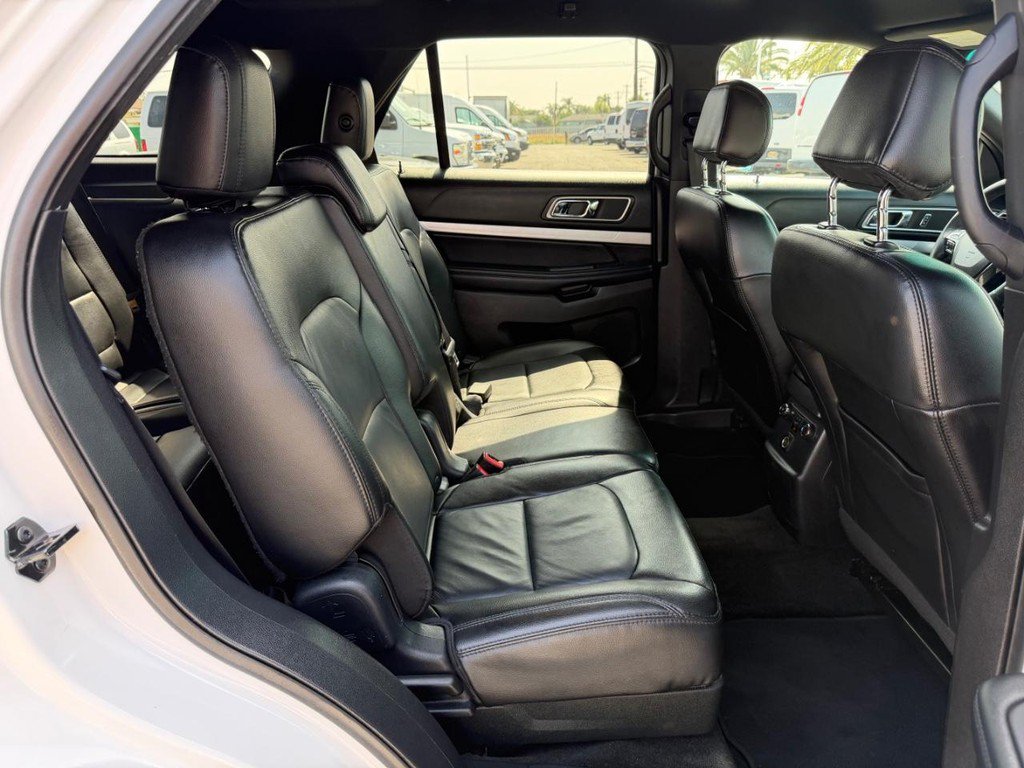 Used 2017 Ford Explorer XLT w/ Equipment Group 202A FWD image 37