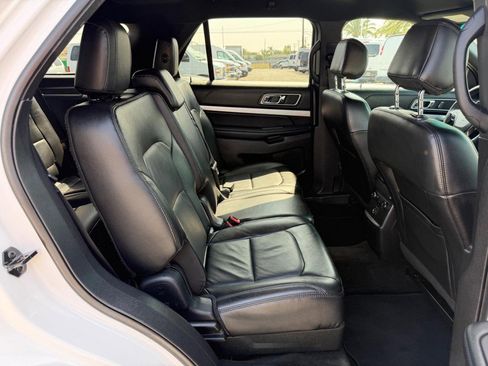 Used 2017 Ford Explorer XLT w/ Equipment Group 202A FWD image 37