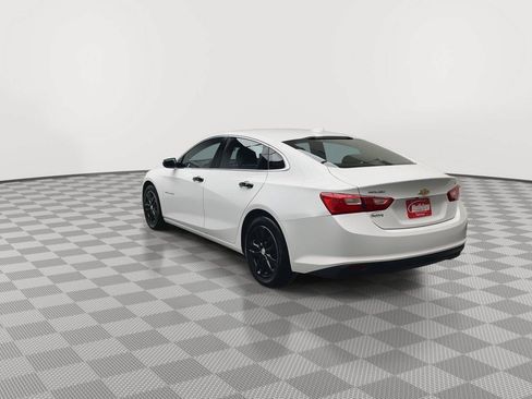 Used 2017 Chevrolet Malibu LT w/ Leather Package FWD image 33