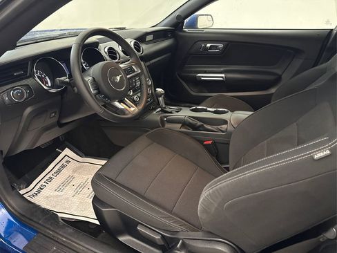 Used 2017 Ford Mustang Coupe RWD image 9