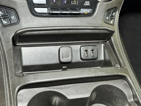 Used 2020 GMC Yukon Denali w/ Denali Ultimate Package AWD/4WD image 44