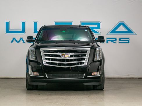 Used 2018 Cadillac Escalade Premium Luxury image 9