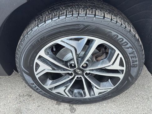 Used 2019 Hyundai Santa Fe 2.0T Ultimate Sport Utility 4D w/ Cargo Package image 9