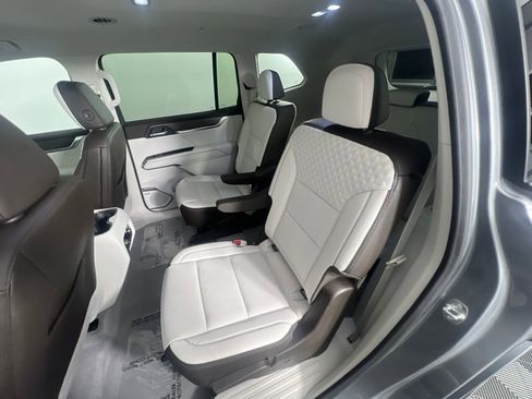 Used 2024 GMC Acadia Denali AWD/4WD image 23