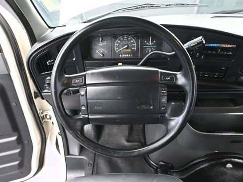 Used 1995 Ford E-150 and Econoline 150 Club Wagon RWD image 21