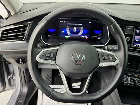 Used 2024 Volkswagen Jetta SE image 14