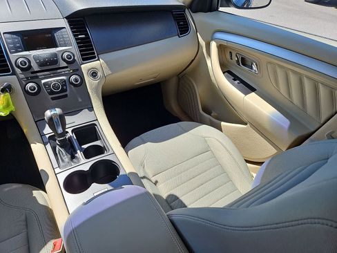 Used 2018 Ford Taurus SE FWD image 12