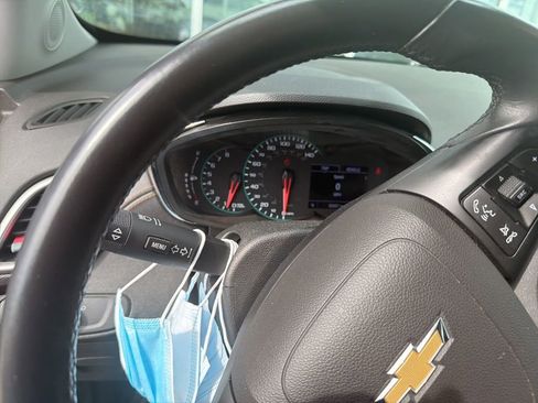 Used 2019 Chevrolet Trax LT w/ LT Convenience Package AWD/4WD image 1