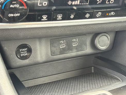Used 2025 Nissan Rogue SV FWD image 29