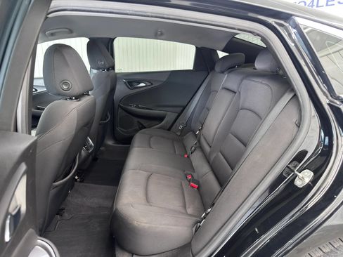 Used 2019 Chevrolet Malibu LT FWD image 12