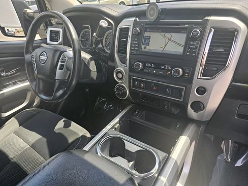 Used 2017 Nissan Titan SV AWD/4WD image 18