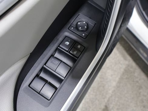 Used 2021 Toyota RAV4 XLE AWD/4WD image 13