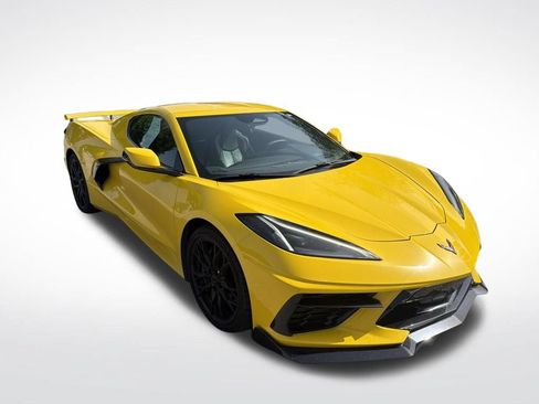 Used 2025 Chevrolet Corvette Stingray Preferred Cpe w/ Z51 Performance Package RWD image 3