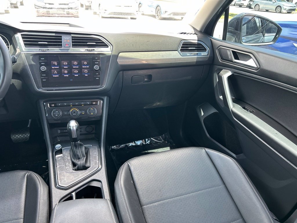 Used 2021 Volkswagen Tiguan SE FWD image 11
