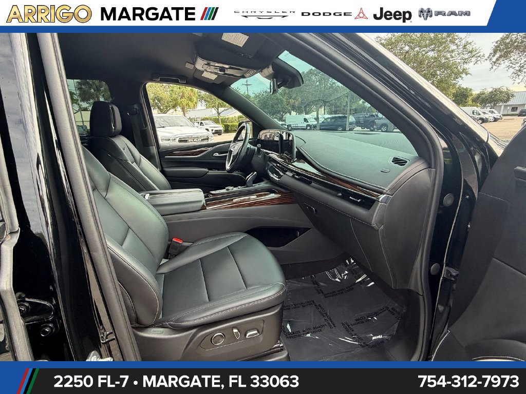 Used 2023 Cadillac Escalade ESV Luxury RWD image 20