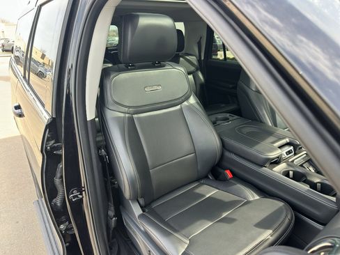 Used 2025 Ford Expedition Max Platinum image 32