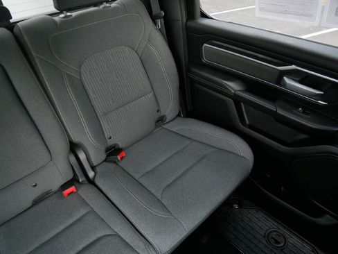 Used 2019 RAM 1500 Big Horn AWD/4WD image 14