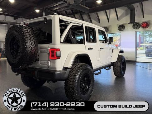 Used 2025 Jeep Wrangler Unlimited Sahara w/ Safety Group AWD/4WD image 34